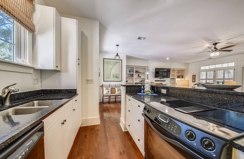 Melrose on the Beach House | Beautiful Ocean View Cottage. Golf cart included with booking. Firepit!