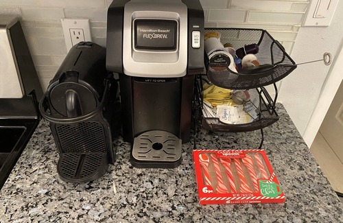 Hollywood Apartment | Beautiful Ocean front 2 bedroom condo in an Iconic Bldg in Hollywood