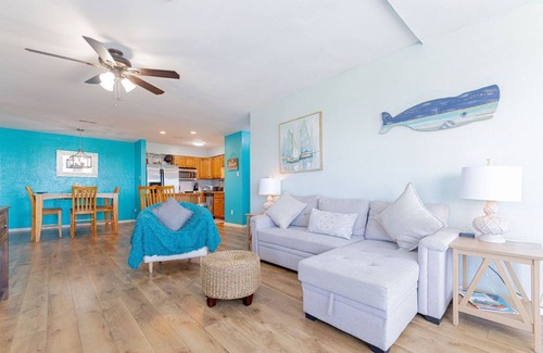 Port Aransas Condo | ⭐ BEAUTIFUL OCEAN VIEWS + Huge Deck + Heated Pool + Hot tub + Boardwalk