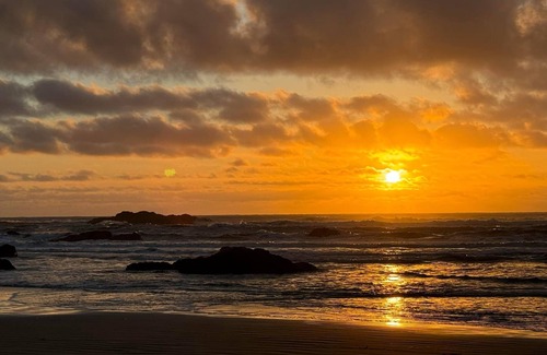 Westhaven-Moonstone Apartment | Beautiful Ocean View Apartment by Moonstone Beach