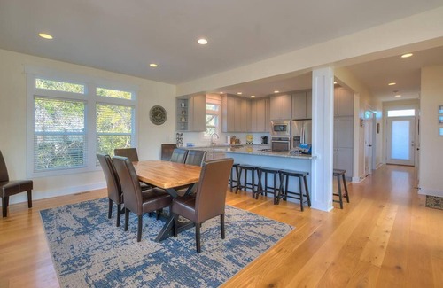 Yaupon Beach House | Beautiful, Ocean View 4 BR/4 BA Home-1 Minute Walk to Beach/Pets-Sleeps 12