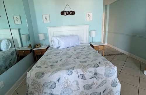 South Peninsula Historic District Resort | Beautiful Oceanview with Queen size bed unit 317