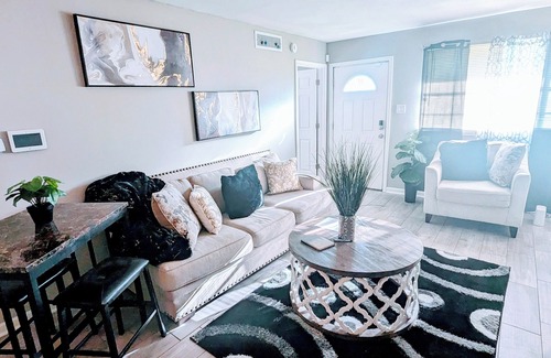 Mid City North Apartment | Beautiful One Bedroom Rental Unit with Free Parking