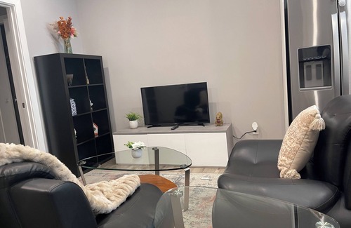 Calgary House | Beautiful one bedroom basement suite in Ne Calgary