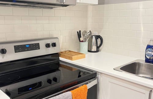 Calgary House | Beautiful one bedroom basement suite in Ne Calgary