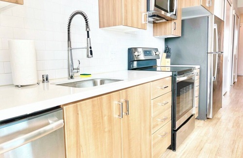 East Village Apartment | Beautiful One Bedroom Apartment With View of City