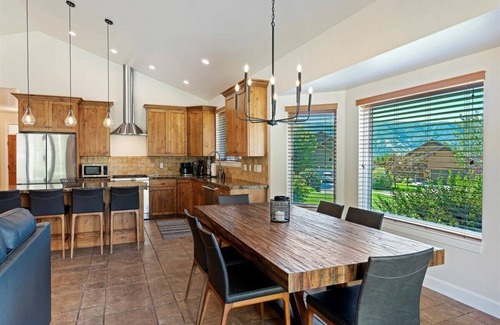 Eden House | Beautiful One Level Home | 3 bedrooms