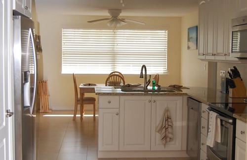 O'byrne House | Beautiful Ormond-by-the Sea House - Walking Distance to Beach
