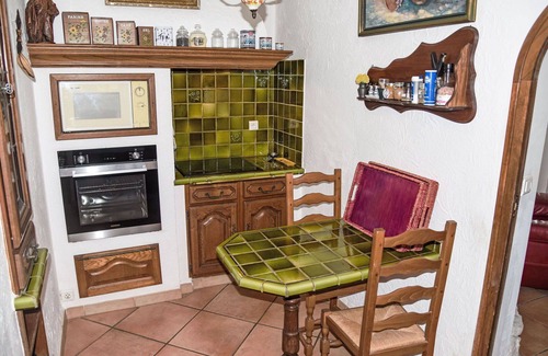 Saumane-de-Vaucluse Villa | Beautiful private villa for 7 guests with private pool, WIFI, TV and terrace