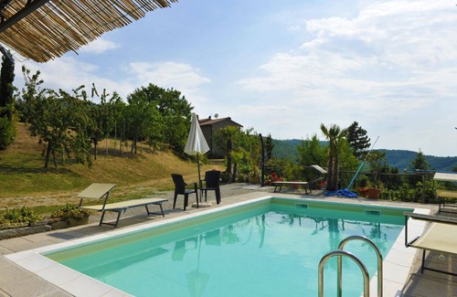 Pieve di Chio Villa | Beautiful private villa for 5 guests with WIFI, private pool, TV, terrace, pets allowed and park.