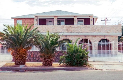 Biggs Field House | Beautiful Paris in El Paso Home❤️ 3BR Near Ft Bliss