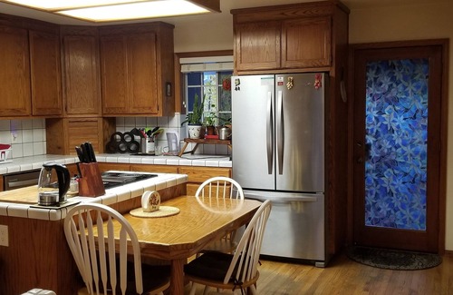 Oakhurst Cottage | Beautiful Pet-Friendly Spacious Lodge near Yosemite & Lakes 9 Rooms/6BR/12 Beds