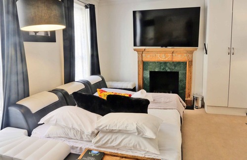 Chinatown House | Beautiful Piccadilly Circus Town House, 11 Rooms