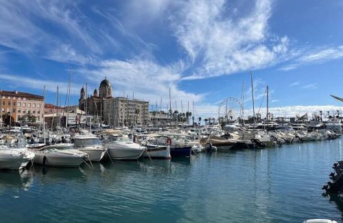 Frejus Apartment | Beautiful place, quiet residence, close to beaches