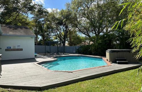 Cooper City House | BEAUTIFUL POOL HOME 2 beds 1 Bath FT LAUDERDALE,MIAMI