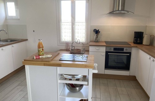 Anneville-sur-Mer House | Beautiful private villa for 6 people with WIFI, TV, pets allowed and parking