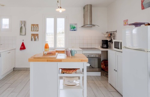 Anneville-sur-Mer House | Beautiful private villa for 6 people with WIFI, TV, pets allowed and parking
