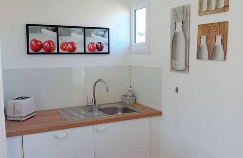 Anneville-sur-Mer House | Beautiful private villa for 6 people with WIFI, TV, pets allowed and parking