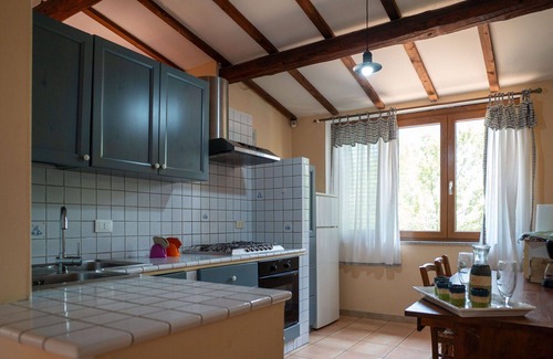 Citta Sant'Angelo House | Beautiful private villa with WIFI, pool, TV, patio, pets allowed and parking, close to Pescara