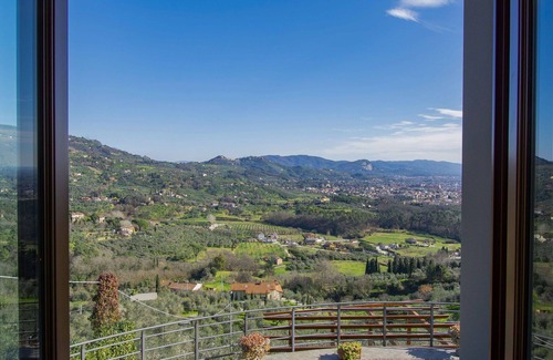 Margine Coperta-Traversagna Villa | Beautiful private villa for 9 people with A/C, WIFI, private pool, TV and balcony