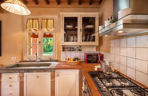 Colle di Compito Villa | Beautiful private villa with WIFI, private pool, A/C, TV, veranda and parking, close to Lucca
