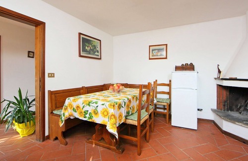 Pieve a Presciano Villa | Beautiful private villa with WIFI, private pool, TV, patio, pets allowed, panoramic view and par.