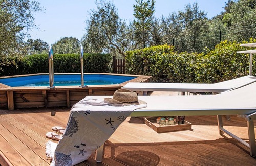 La Pesta House | Beautiful private villa for 4 people with private pool, WIFI, A/C, TV, patio and pets allowed