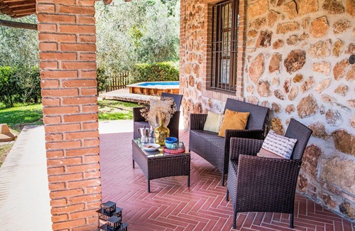 La Pesta House | Beautiful private villa for 4 people with private pool, WIFI, A/C, TV, patio and pets allowed