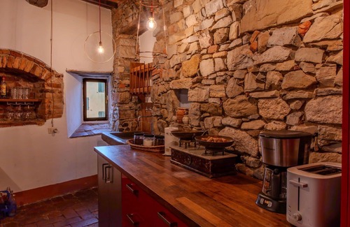 Pergine Valdarno House | Beautiful private villa for 6 guests with WIFI, A/C, TV, patio and pets allowed, close to Arezzo