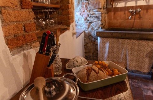 Pergine Valdarno House | Beautiful private villa for 6 guests with WIFI, A/C, TV, patio and pets allowed, close to Arezzo