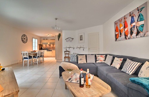 Dolus-d'Oleron House | Beautiful private villa for 4 guests with WIFI, TV and terrace