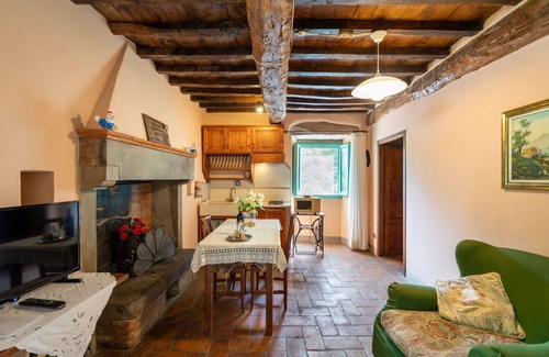 Loro Ciuffenna House | Beautiful private villa for 12 guests with private pool, WIFI, TV, terrace and pets allowed