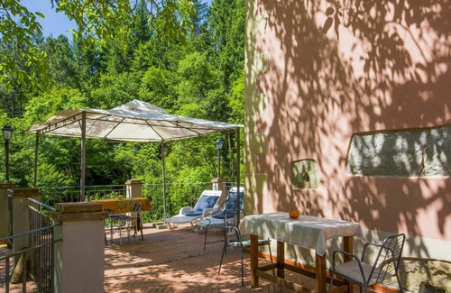 Loro Ciuffenna House | Beautiful private villa for 12 guests with private pool, WIFI, TV, terrace and pets allowed