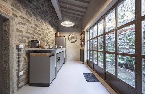 Loro Ciuffenna Villa | Beautiful private villa for 12 people with private pool, WIFI, A/C, TV and patio