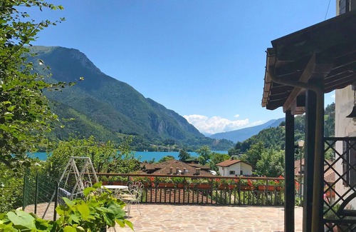 Ledro House | Beautiful private villa for 11 guests with WIFI, TV, terrace, pets allowed and parking