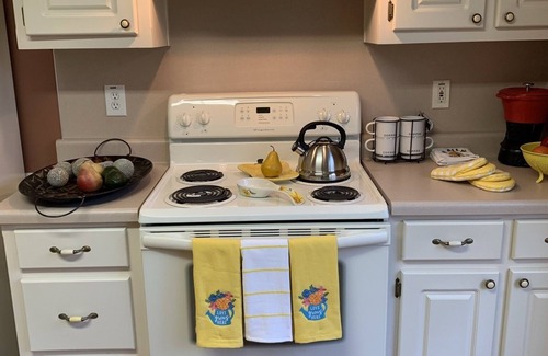 Stockbridge Cottage | Beautiful Private Estate Cottage