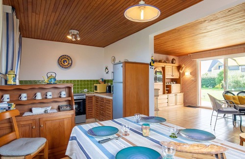 Kerlouan House | Beautiful private villa for 6 guests with WIFI, TV, terrace and pets allowed
