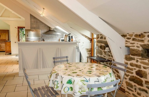 Saint-Suliac House | Beautiful private villa for 6 guests with TV, terrace, pets allowed and parking