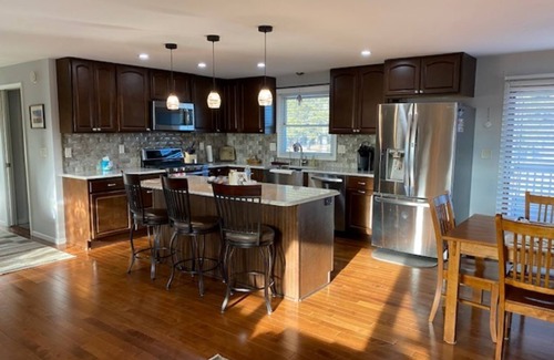 Custer House | Beautiful private handicap accessible home, close to Custer and Michelson Trail.