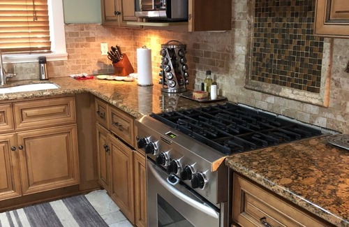 Cal Heights House | Beautiful Private Home in Long Beach near Convention Center and Queen Mary