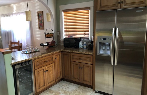 Cal Heights House | Beautiful Private Home in Long Beach near Convention Center and Queen Mary