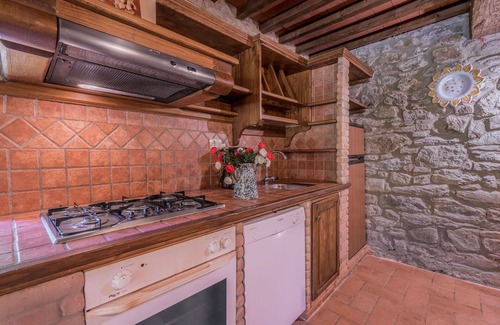 Bucine Villa | Beautiful private villa with WIFI, private pool, veranda, pets allowed and panoramic view