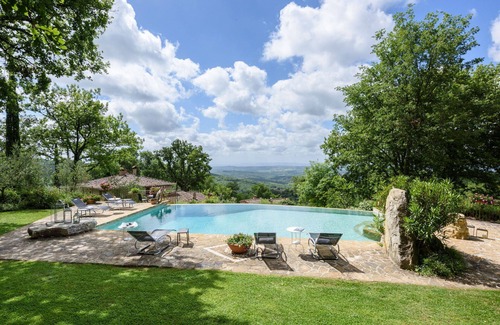 Castellina in Chianti Villa | Beautiful private villa with private pool, A/C, WIFI, TV, veranda and parking, close to Siena