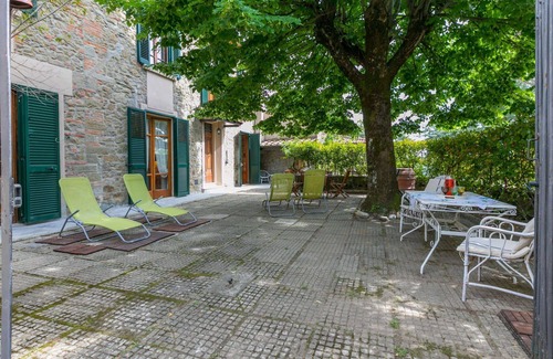 Castelfranco di Sopra House | Beautiful private villa for 5 people with WIFI, TV, patio and pets allowed