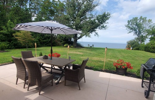 Wilson House | Beautiful Private Lakefront Retreat in Wilson NY