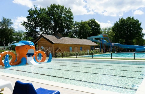 Municipality of Waalwijk House | Beautiful private villa for 4 people with WIFI, pool, TV and terrace