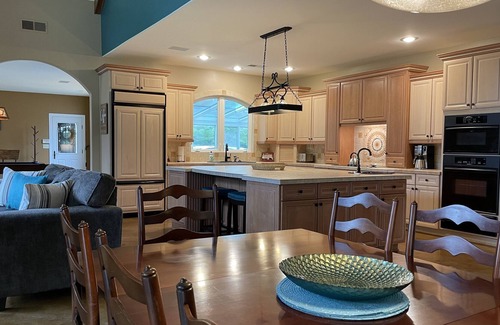 Lakes of Forest Hill House | Beautiful Private & Secluded 38 Acre Estate