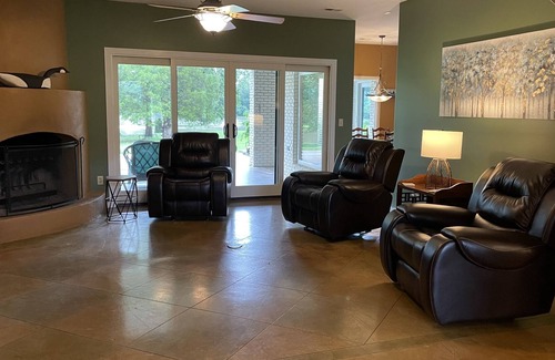 Lakes of Forest Hill House | Beautiful Private & Secluded 38 Acre Estate