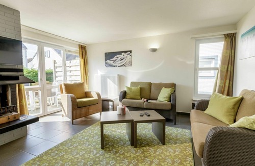 Koksijde House | Beautiful private villa for 4 guests with WIFI, pool, TV, terrace and parking