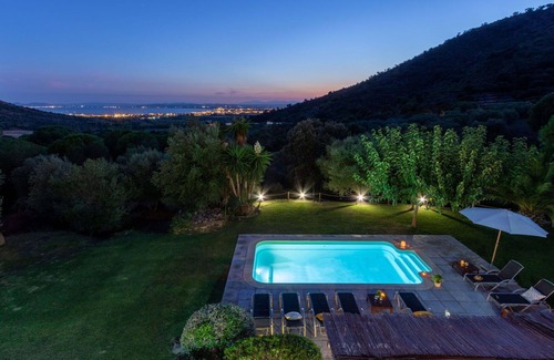 Roses Villa | Beautiful private villa with WIFI, private pool, TV, terrace, pets allowed, panoramic view, parking